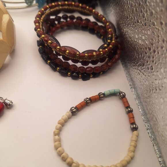 Lot of 18 used unbranded bracelets - Picture 7 of 11